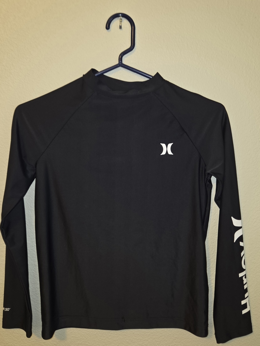 Hurley - Boys - Medium - Performance Shirt - Long Sleeve - Polyester Blend